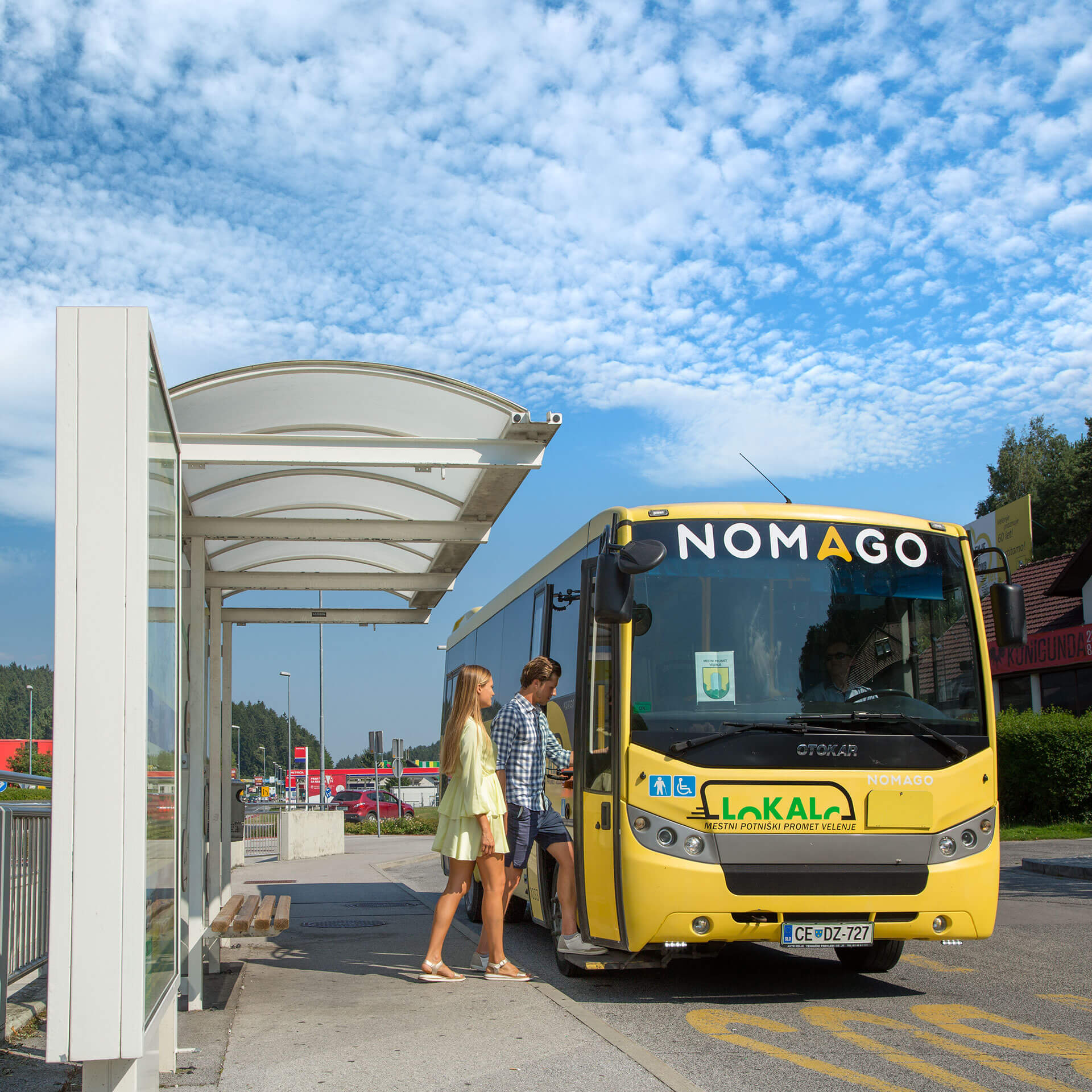 Do območja jezer julija in avgusta tudi ob vikendih z Lokalcem