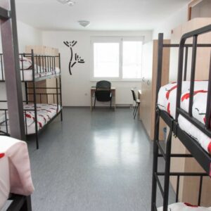 MLADINSKI HOTEL VE estposteljna_soba
