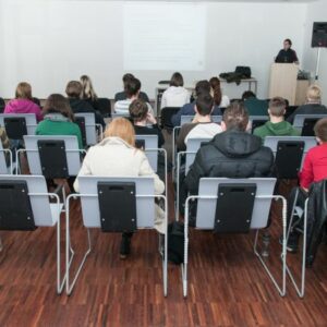 MLADINSKI HOTEL VE seminarska_3_1