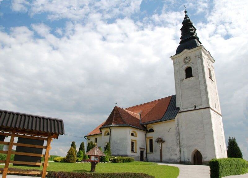 Podružnična cerkev sv. Ilija, Arnače