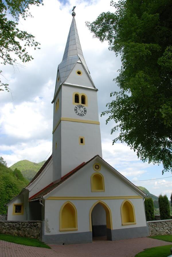 Cerkev-sv-Nikolaja-Bevce-01-vredno-ogleda-visitsaleska