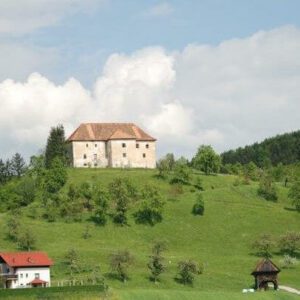 Grad-Svarcenstajn-01-vredno-ogleda-visitsaleska