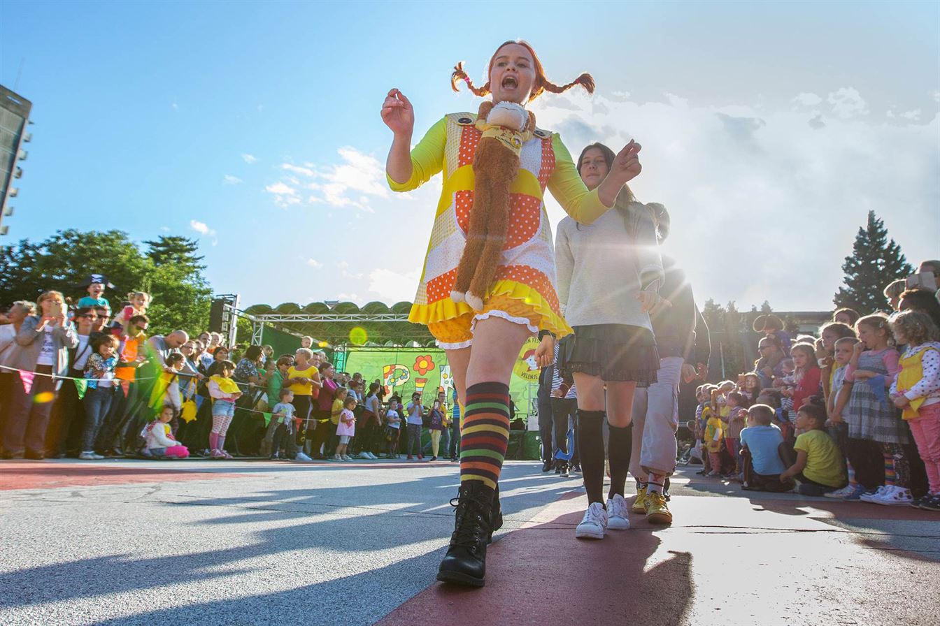 Pika zwerft door de stad