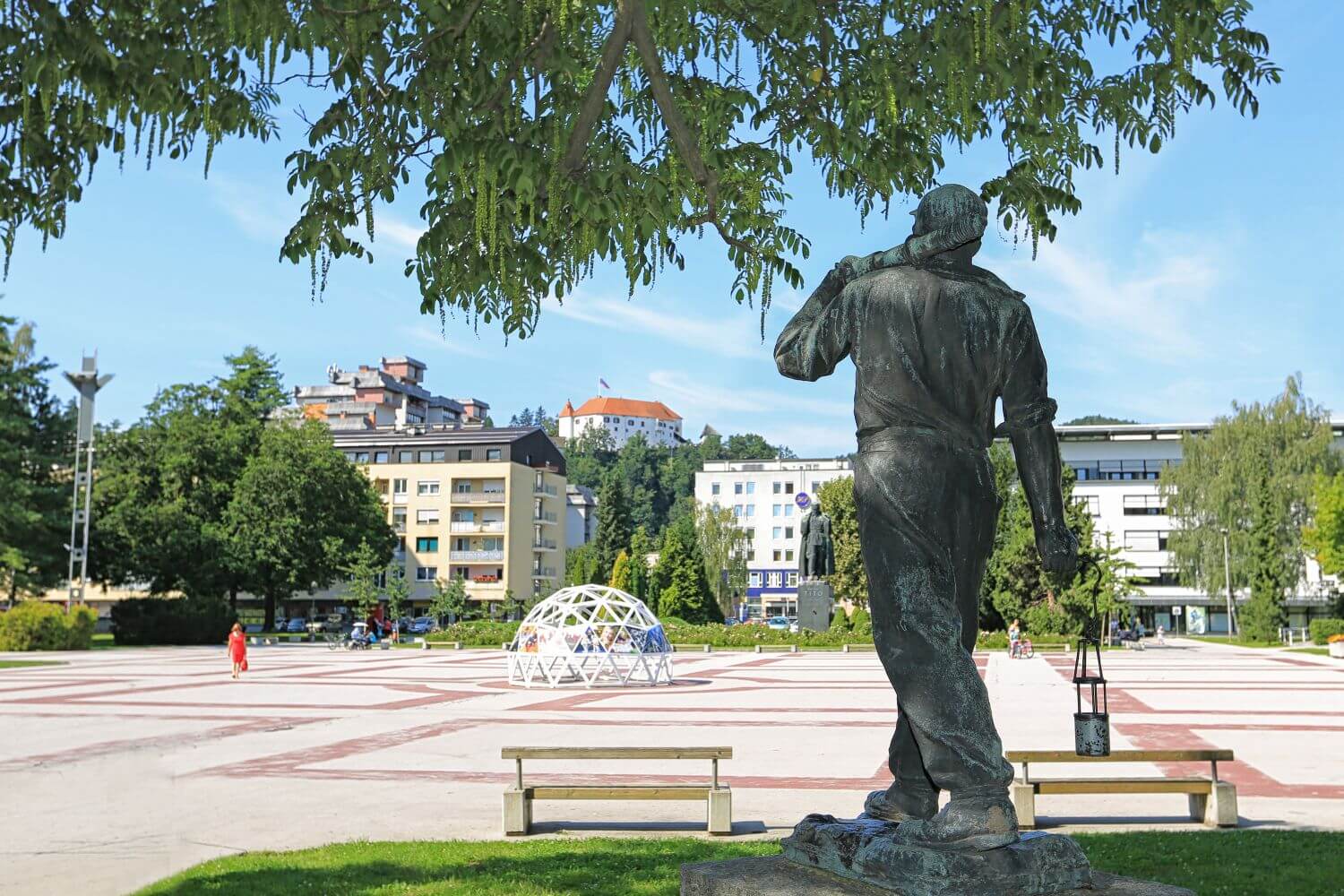 Spomenik Rudar, 1948 - 1952, bronza