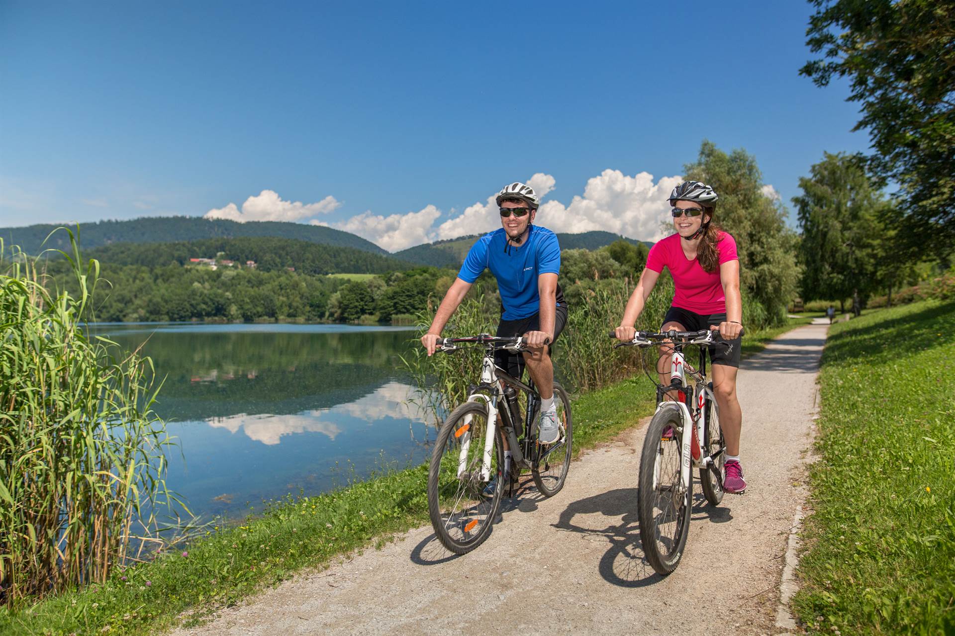 Fietspad rond de Šalek-meren