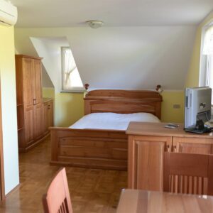 Turisticna-kmetija-Apat-01-visitsaleska