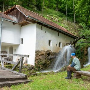 Vovkov-mlin-07-visitsaleska