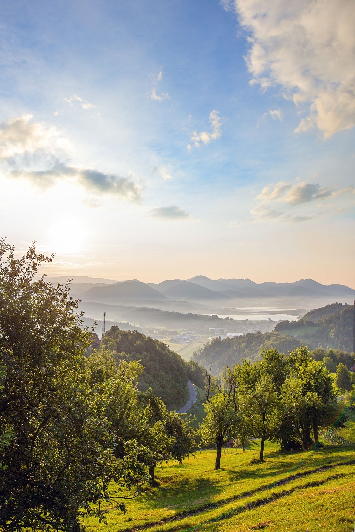 InnoHub - INOVACIJE IN DIGITALIZACIJA V TURIZMU