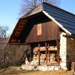 Kavčnikova domačija