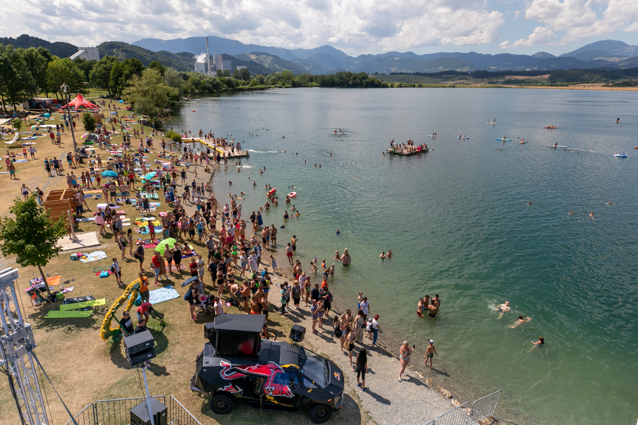 Tržnica svežih poletnih kulinaričnih dobrot je razveselila ljubitelje bogatih okusov sodobne kuhinje