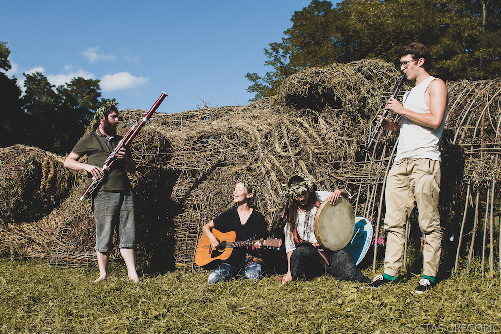 Predstavili skulpturo ob Škalskem jezeru in se vprašali ali je kultura ogledalo družbe