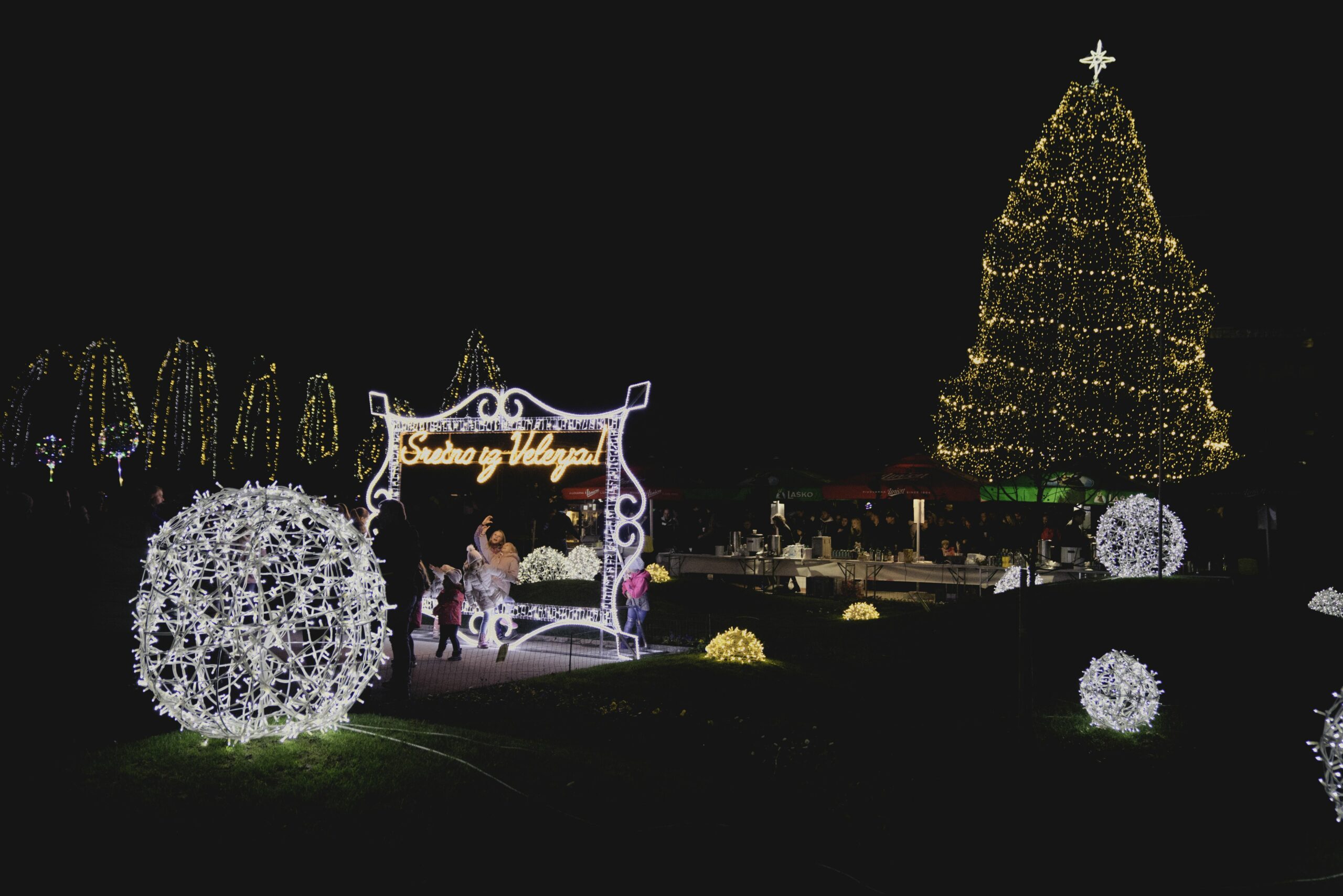 Velenje zasijalo v soju prazničnih luči