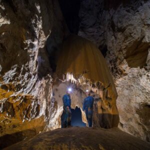 Treking-skozi-Hudo-luknjo-6049-visitsaleska-1024x682