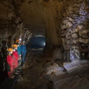 Treking-skozi-Hudo-luknjo-6072-visitsaleska-1024x682