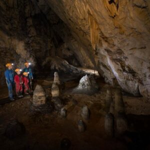 Treking-skozi-Hudo-luknjo-6091-visitsaleska-1024x682