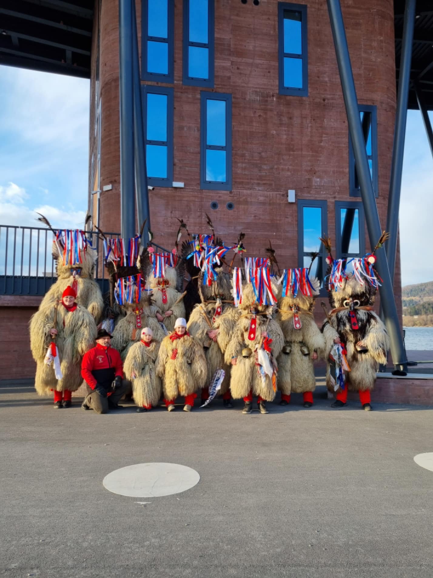 Kurenti obiskali Visto