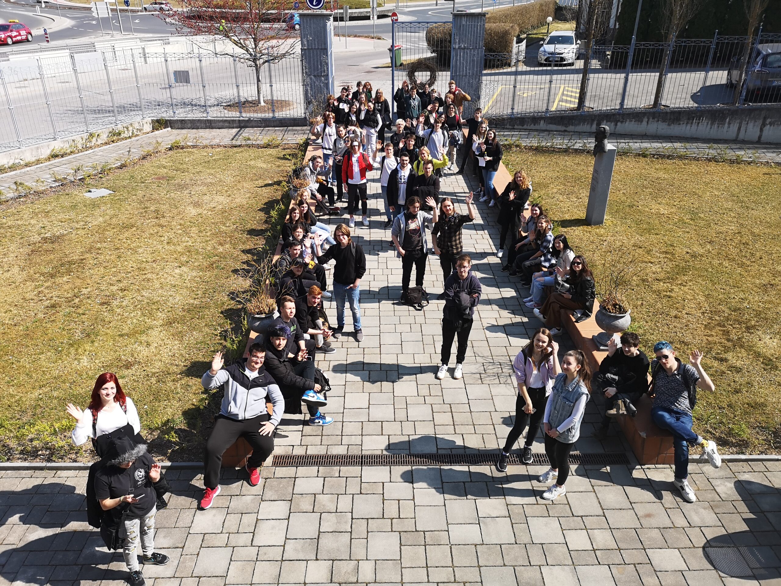 Udeleženci državnega tekmovanja iz angleškega jezika Poliglot 3 so se preizkusili v interaktivni igri Lov na svetilko skrivnosti