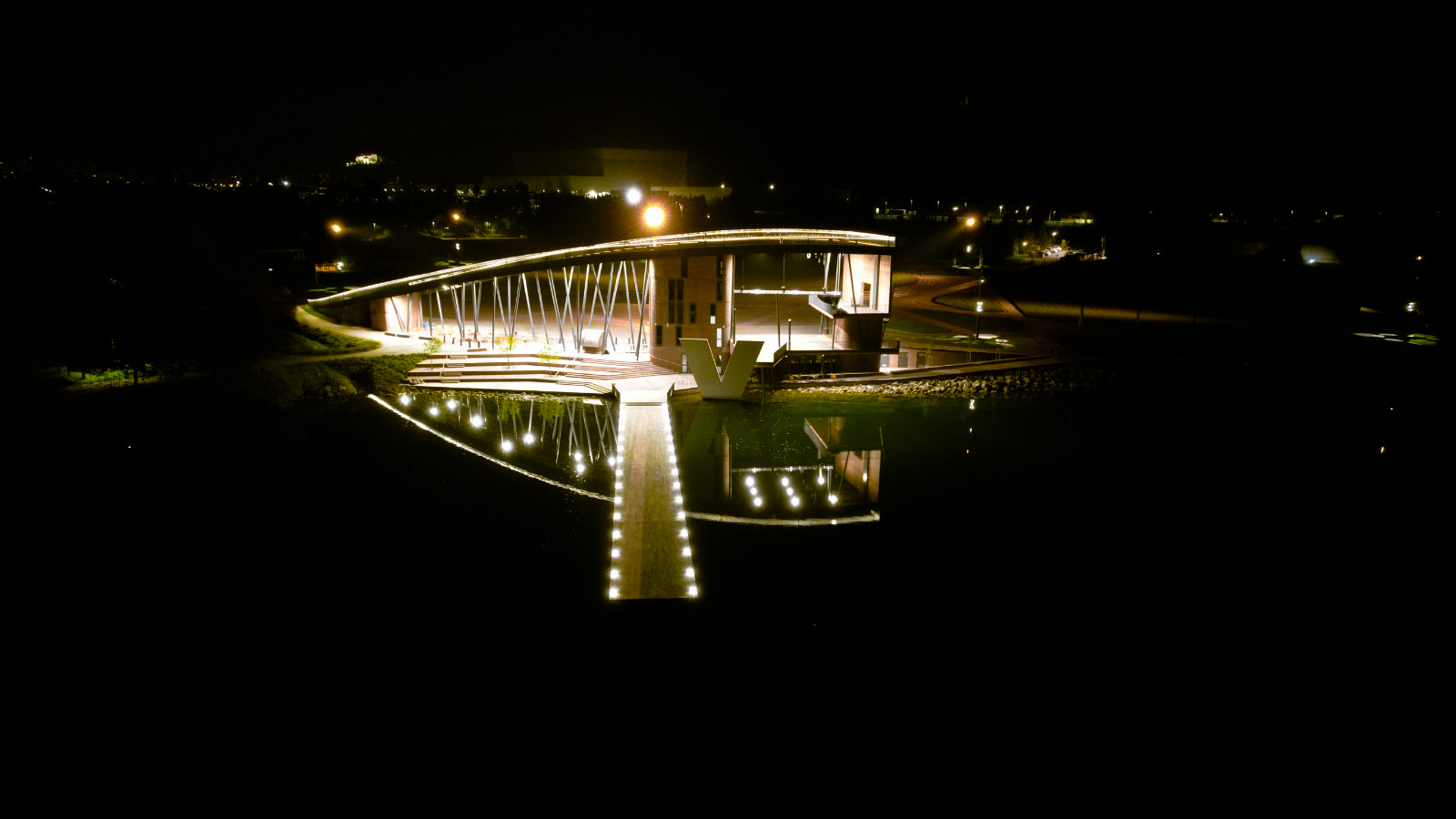 Vista - park z razgledom se bo danes odela v rumeno barvo