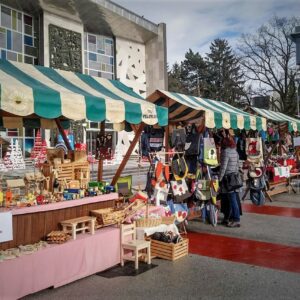 Praznični sejem drobnih daril in dobrot