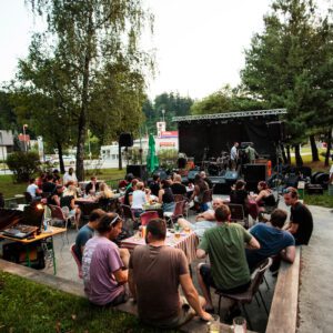 Mladinski kulturni klub eMCe plac in Letni kino ob Škalskem jezeru