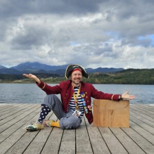 Nov turistični produkt: Raziskovanje mitološke zgodovine velenjskega jezera s Pikinim gusarjem