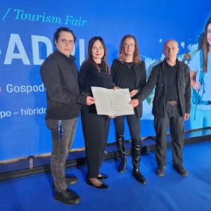 Šaleška dolina s 5-zvezdičnim doživetjem Skrivnosti potopljenih vasi osvojila 3. mesto na tekmovanju za nagrado Jakob 2025