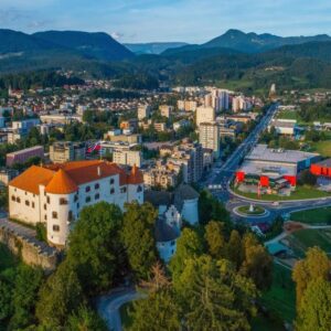 Velenje: mesto, ki je čez noč zraslo v zgodbo, ki jo morate slišati