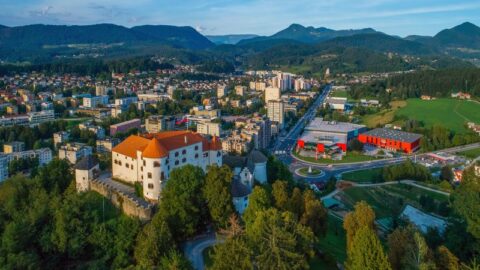 Velenje: mesto, ki je čez noč zraslo v zgodbo, ki jo morate slišati