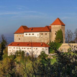 Javni razpis »Vlaganja v razvoj celovitih turističnih produktov v obliki avtentičnih turističnih doživetij v/ob objektih kulturne dediščine v kohezijski regiji Vzhodna Slovenija«