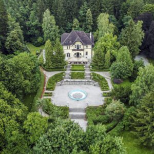 Javno zbiranje ponudb za oddajo nepremičnine v najem gostinsko-nastanitveni objekt Vila Herberstein