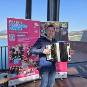 Velenje v lovu na Guinnessov rekord: S 5.500 harmonikarji bomo pokazali moč slovenske skupnosti